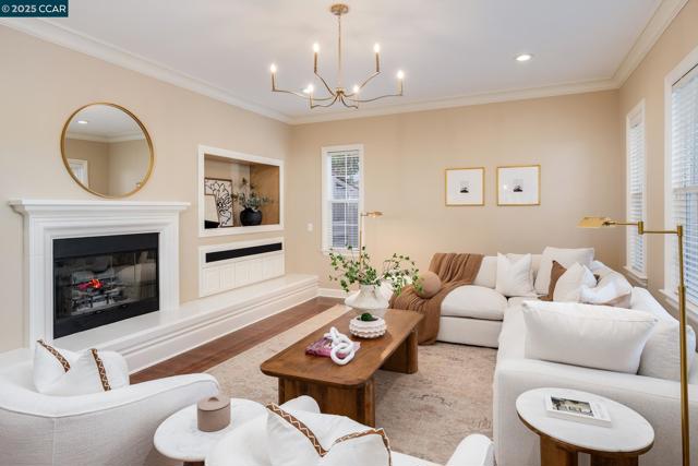 206 Glory Lily Ct, San Ramon CA: https://media.crmls.org/mediaz/cfc849c3-5ad0-4721-95f2-9aadf66182cb.jpg