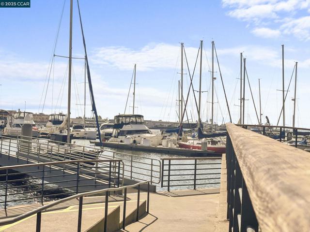 814 20th Street, Oakland CA: https://media.crmls.org/mediaz/cfc87609-7fd9-4618-a12e-799ce9dd1836.jpg