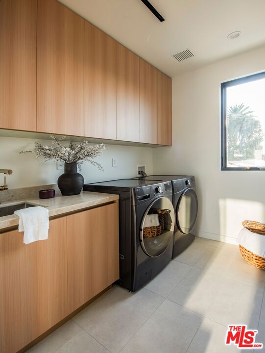 12806 Admiral Avenue, Los Angeles CA: https://media.crmls.org/mediaz/cfc88b1e-82df-41f4-9635-ee61943e3f44.jpg