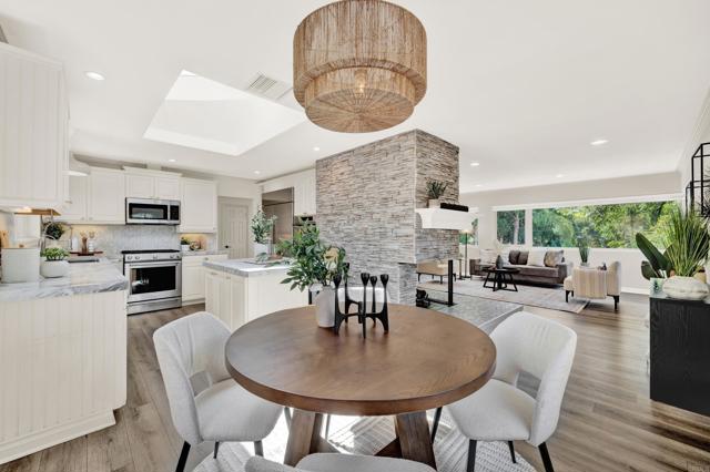9399 Carmichael Drive, La Mesa CA: https://media.crmls.org/mediaz/cfc8ac6d-f926-4a94-96ca-b3193e36f56e.jpg