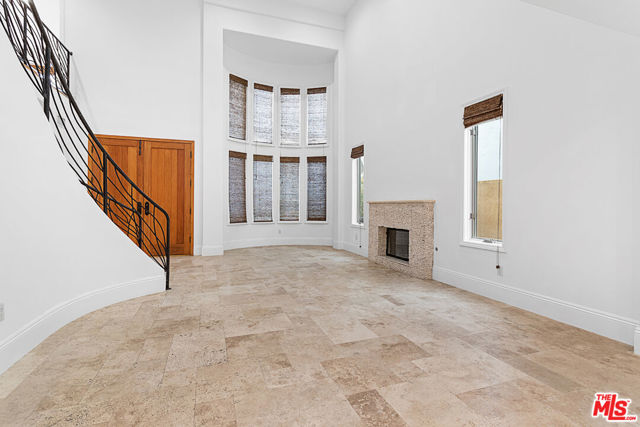 4510 Tyrone Avenue, Sherman Oaks CA: https://media.crmls.org/mediaz/cfc91d5d-2c4b-442f-91ea-bb84f3663a20.jpg