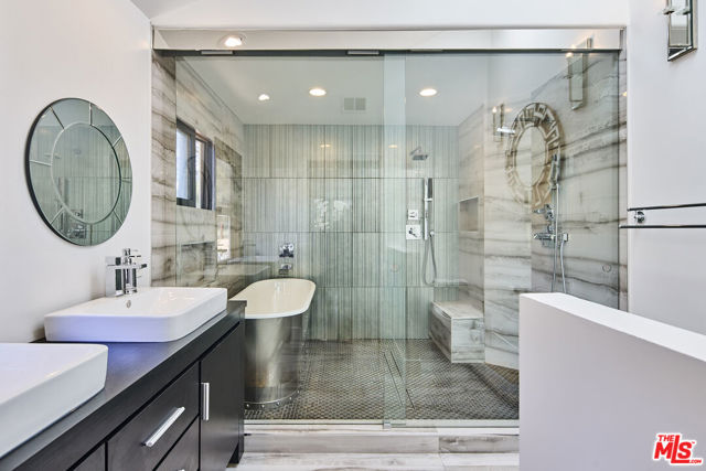 2266 Cold Canyon Road, Calabasas CA: https://media.crmls.org/mediaz/cfc999d0-8ffc-4aaf-b0ad-4826c443a10f.jpg