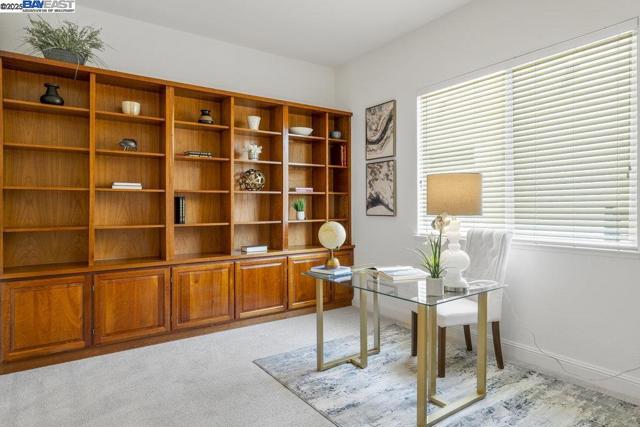 1123 Burghley Ln, Brentwood CA: https://media.crmls.org/mediaz/cfca2c43-0b69-46b6-a95a-4b97542fd097.jpg