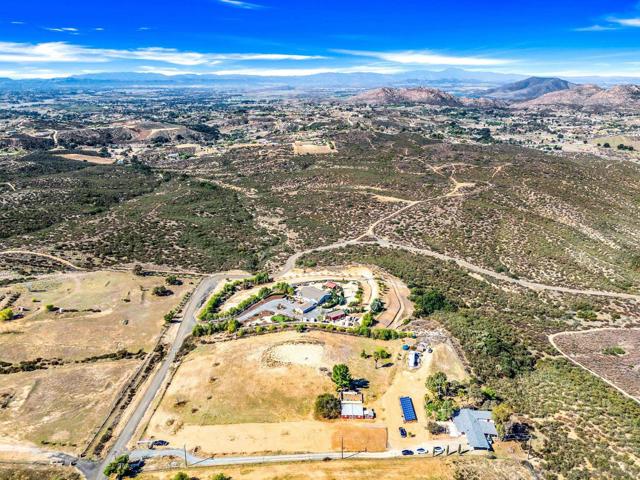 40110 Angora Ln, Temecula CA: https://media.crmls.org/mediaz/cfcaa4f5-6b3a-4d23-8e13-84ec47abf35f.jpg