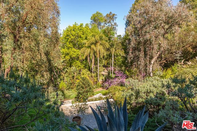 Image 34 of 41 For 2854 Roscomare Road
