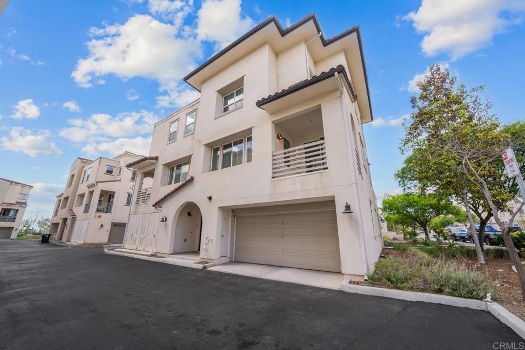 https://media.crmls.org/mediaz/cfcb730c-5db9-47ef-a6d7-84d9c3fa7c59.jpg?preset=X-Large