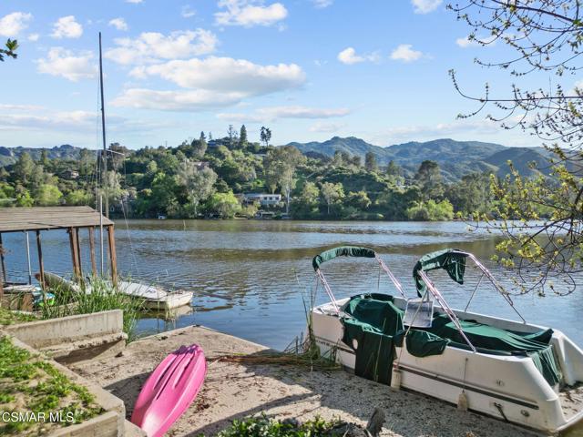 2239 Pinecrest Road, Agoura Hills CA: https://media.crmls.org/mediaz/cfcb795a-885d-413e-a2da-abcd9d2afa47.jpg