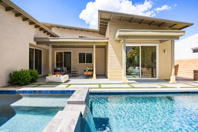 562 Skylar Lane, Palm Springs CA: https://media.crmls.org/mediaz/cfcba7af-4f5d-4c5a-a00a-e440eefb8c50.jpg