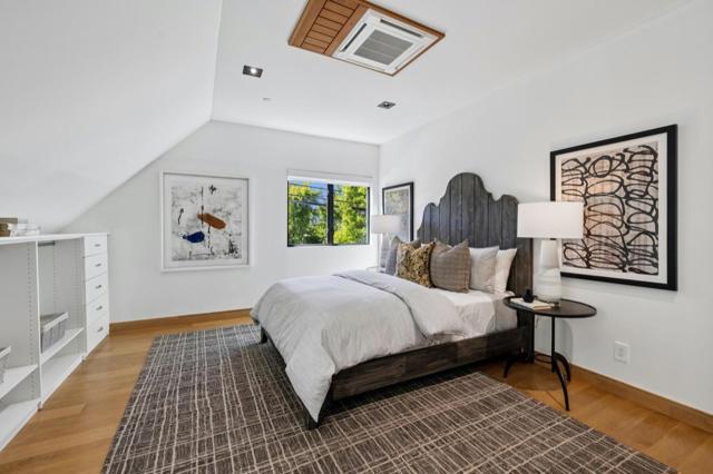 33 Highland Avenue, Burlingame CA: https://media.crmls.org/mediaz/cfcc0533-a23c-4b00-81f1-65c984520ca2.jpg