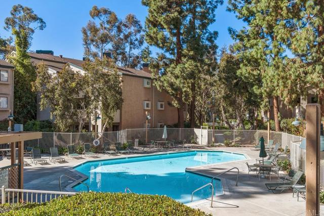 Detail Gallery Image 3 of 24 For 9760 Mesa Springs Way #36,  San Diego,  CA 92126 - 2 Beds | 2 Baths