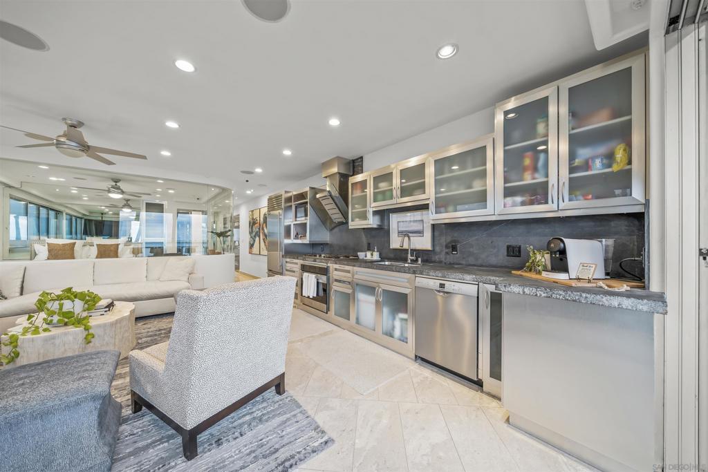 2999 Ocean Front Walk - photo 8