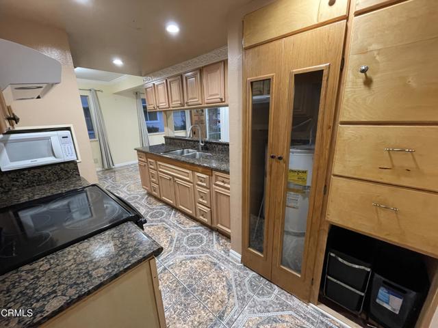 2607 Spinnaker Avenue, Port Hueneme CA: https://media.crmls.org/mediaz/cfcc3134-7395-4b7d-9da2-d5d50db5cbd1.jpg