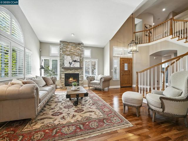 3052 Miwok Way, Clayton CA: https://media.crmls.org/mediaz/cfcc4514-0e6a-433d-9ebb-afc761a54739.jpg