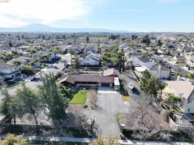 3215 Ohara Ave, Brentwood CA: https://media.crmls.org/mediaz/cfccabf1-a044-4d5c-8a41-bdde7d292cf4.jpg