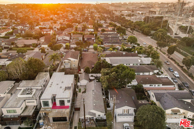 3613 Oak Avenue, Manhattan Beach, California 90266, 3 Bedrooms Bedrooms, ,2 BathroomsBathrooms,Single Family Residence,For Sale,Oak,24458139