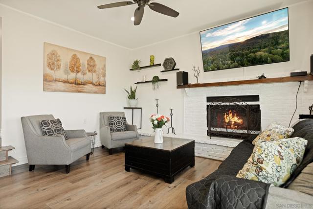 1141 Grass Valley Road, Lake Arrowhead CA: https://media.crmls.org/mediaz/cfcd7c1d-367c-4e80-8e81-34d45e3596da.jpg