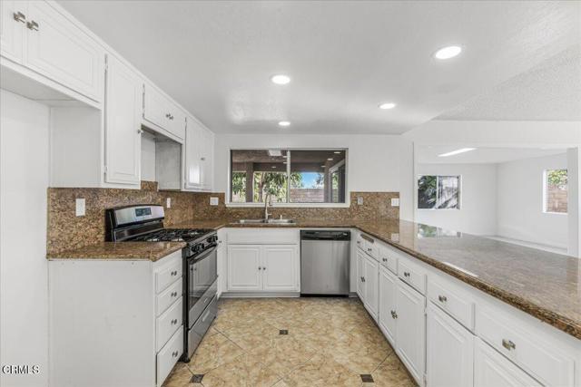 3630 Dallas Drive, Oxnard CA: https://media.crmls.org/mediaz/cfce7b51-a108-46ea-9c13-2c5b7edb1b2b.jpg