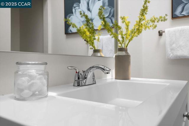 1578 Dianda Dr, Concord CA: https://media.crmls.org/mediaz/cfcef629-8d94-4dd6-b91b-f7b64bc9fa15.jpg