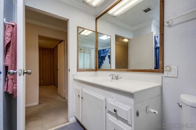 14215 Pecan Park Ln, El Cajon CA: https://media.crmls.org/mediaz/cfcf3854-f907-487a-aca5-2aed630170f0.jpg