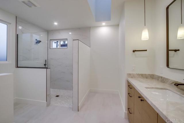 5380 Los Robles Drive, Carlsbad CA: https://media.crmls.org/mediaz/cfcfec31-3e23-4b28-ae75-7cb03d00688c.jpg