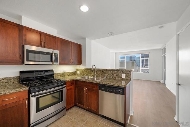 530 K Street, San Diego CA: https://media.crmls.org/mediaz/cfd0036b-e5df-4a6e-82b8-97e82738ab9b.jpg