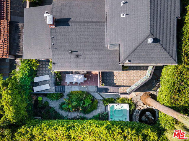 6626 Cahuenga Terrace, Los Angeles CA: https://media.crmls.org/mediaz/cfd05399-6083-4eb6-bf95-2cee6160ad43.jpg