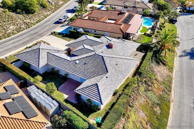 Image 36 of 52 For 17784 Via Graacia