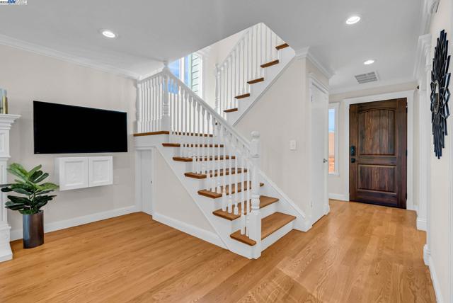 39478 Zacate Ave, Fremont CA: https://media.crmls.org/mediaz/cfd09052-1417-495d-9498-c8c9c21a140c.jpg