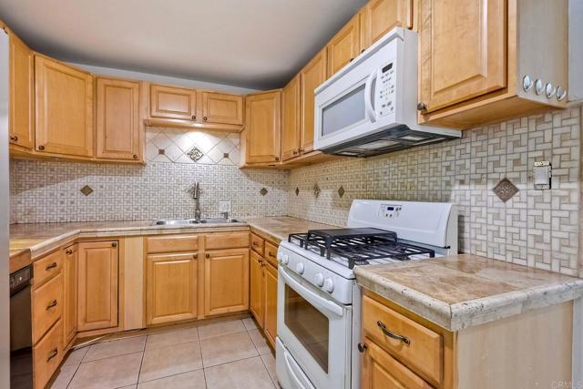 Detail Gallery Image 29 of 41 For 343 Hill Dr, Vista,  CA 92083 - 3 Beds | 2 Baths