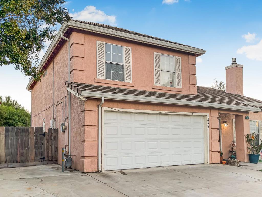 1427 Pintail Circle
