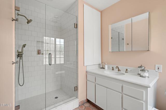 818 Huntington Garden Drive, San Marino CA: https://media.crmls.org/mediaz/cfd1a497-3f23-460d-9143-5d2c5a049029.jpg