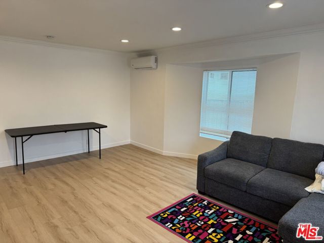 931 S Sherbourne Drive, Los Angeles CA: https://media.crmls.org/mediaz/cfd1d771-49e7-42a2-9769-034aaea0a30e.jpg