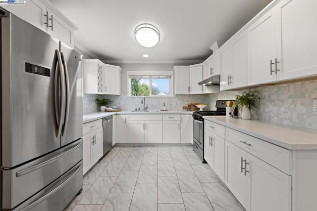 633 N P St, Livermore CA: https://media.crmls.org/mediaz/cfd26546-d33a-4fad-b4fe-d9a5decc2072.jpg