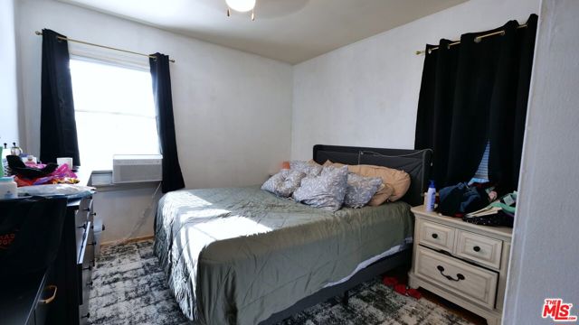 1105 W Clark Avenue, Burbank CA: https://media.crmls.org/mediaz/cfd2d944-73d9-4e73-b911-a8d60b55ea49.jpg