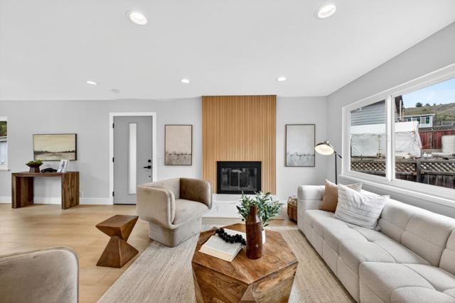 1124 Mason Drive, Pacifica CA: https://media.crmls.org/mediaz/cfd2e5ed-7d22-4eb4-8347-527bb56a4862.jpg