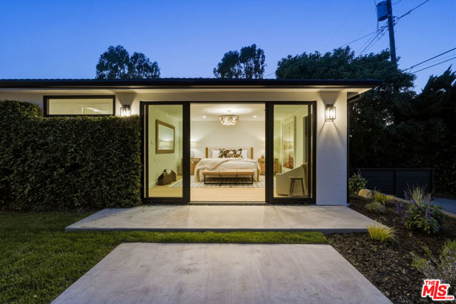 6321 Riggs Place, Los Angeles CA: https://media.crmls.org/mediaz/cfd2ec8c-07df-4639-b370-4bfe54842a83.jpg