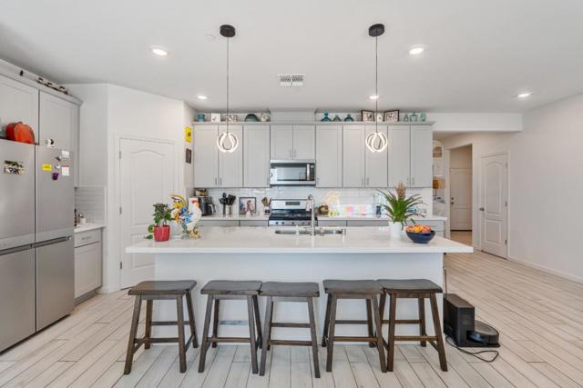 2141 Wildflower Drive, Hollister CA: https://media.crmls.org/mediaz/cfd3721c-dc23-44ce-a1e5-a1c7bdfddf5b.jpg