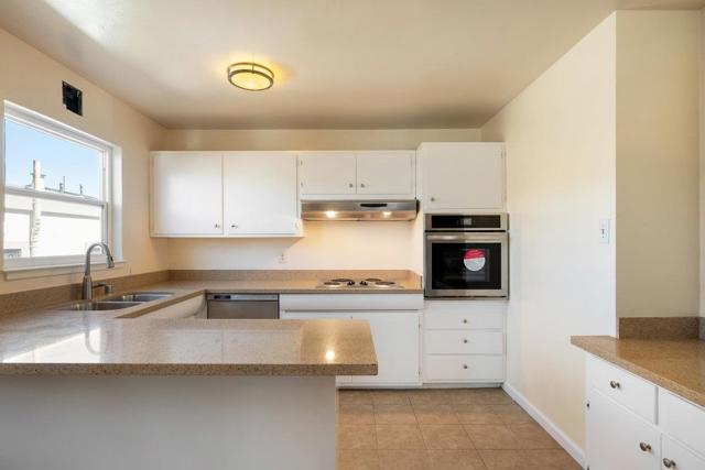 139 Santa Paula Drive, Daly City CA: https://media.crmls.org/mediaz/cfd3f88e-6d43-428d-b009-f18f3003cb65.jpg