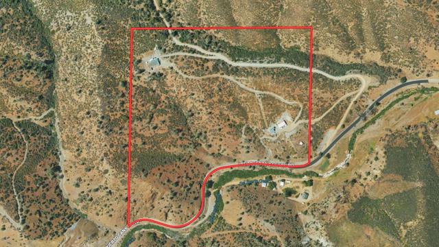 17997 Del Puerto Canyon Road, Patterson CA: https://media.crmls.org/mediaz/cfd407fb-321c-482e-a176-2dfeeb09c2a9.jpg