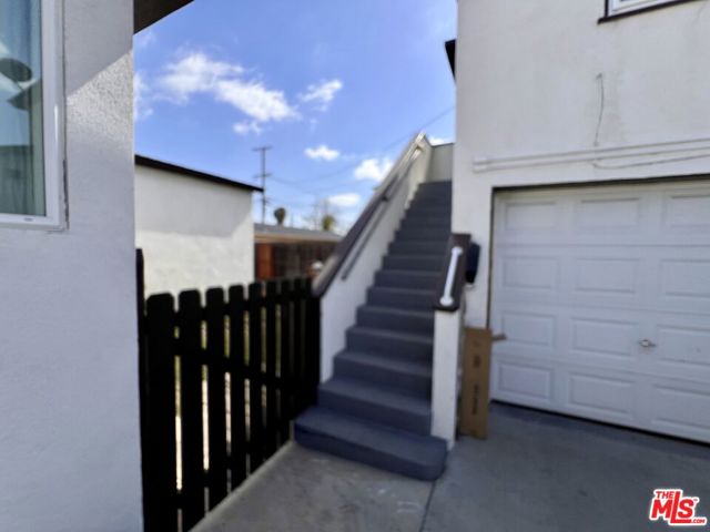1055 W 102nd Street, Los Angeles CA: https://media.crmls.org/mediaz/cfd43651-3df6-429d-963e-4b4a351bba5e.jpg