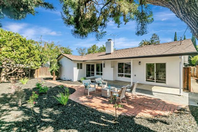 657 Coleraine Court, Sunnyvale CA: https://media.crmls.org/mediaz/cfd483b5-0a9c-4a9f-b8e7-2f908c8bb473.jpg
