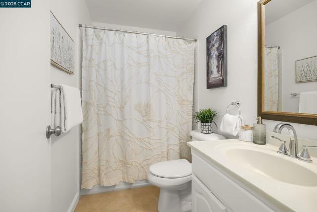 2510 Tea Tree Ct, Martinez CA: https://media.crmls.org/mediaz/cfd4fbce-35fd-4f0b-be01-969666ceaeab.jpg