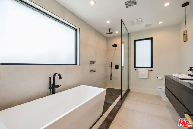 4299 Elmer Avenue, Studio City CA: https://media.crmls.org/mediaz/cfd56605-3f74-4ca5-b82a-7b416fde6926.jpg