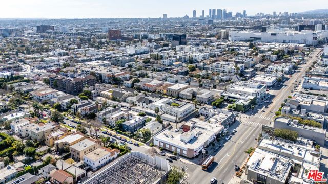 139 N Harper Avenue, Los Angeles CA: https://media.crmls.org/mediaz/cfd5c007-ca0e-4d27-9ab2-a96493786888.jpg