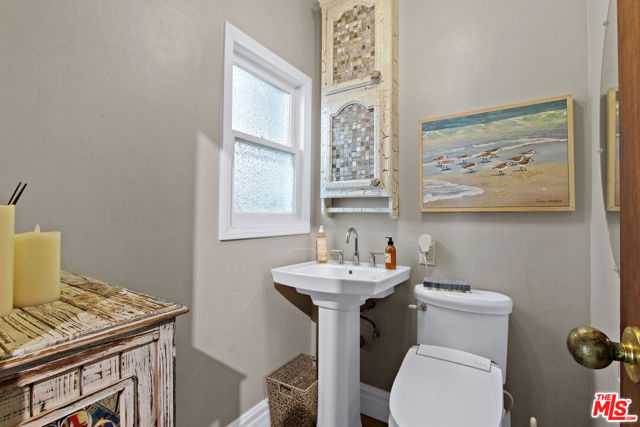1644 W Wilmington Boulevard, Wilmington CA: https://media.crmls.org/mediaz/cfd603d2-26a6-4104-98b1-e21db63127ad.jpg