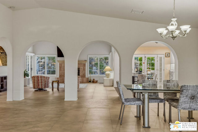 600 W Via Escuela, Palm Springs, CA 92262