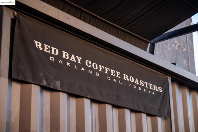 438 W Grand Ave, Oakland CA: https://media.crmls.org/mediaz/cfd6b956-bf9e-43af-abcd-52686d8e383c.jpg
