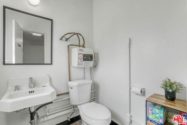 Image 11 of 19 For 21512 Norwalk Boulevard