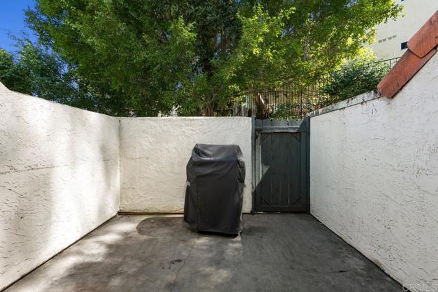 Detail Gallery Image 25 of 46 For 325 N Melrose Dr #a,  Vista,  CA 92083 - 2 Beds | 2 Baths