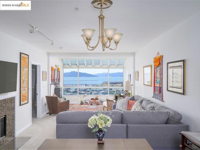 1400 Pinnacle Ct, Richmond CA: https://media.crmls.org/mediaz/cfd753c7-35f9-4dce-8d7b-75f98db2bdc8.jpg